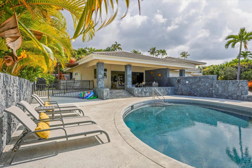 78-6955 Kiaaina St, Kailua-Kona