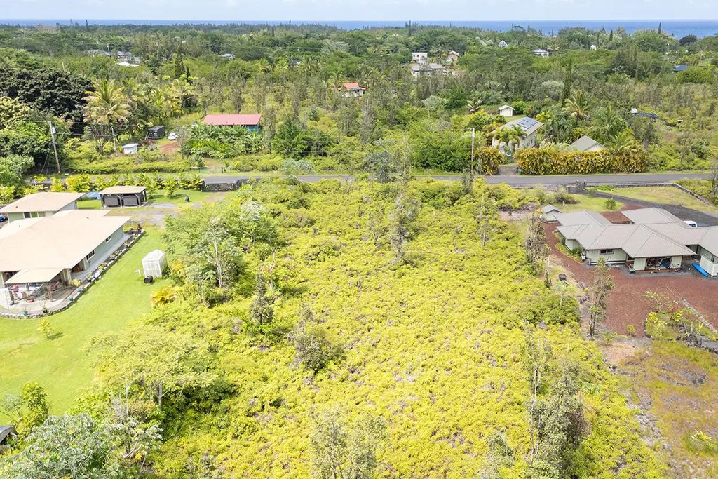 1st Ave, Keaau