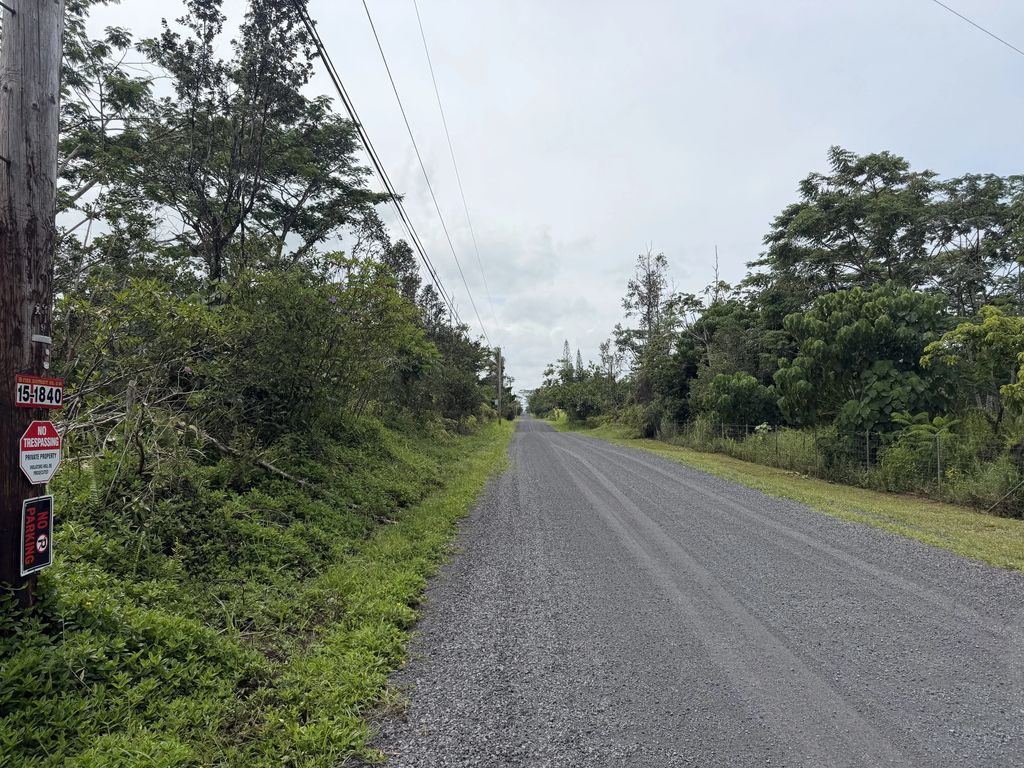 9th Ave, Keaau