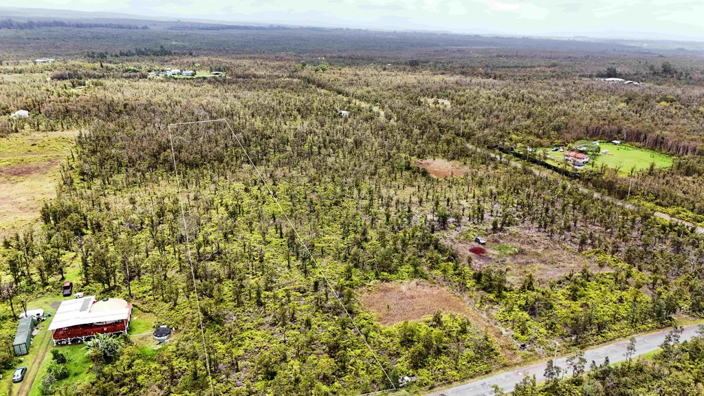 Omeka Rd, Volcano