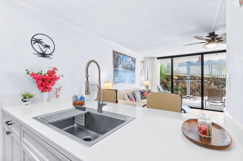 75-5888 Alii Drive B2, Kailua-Kona