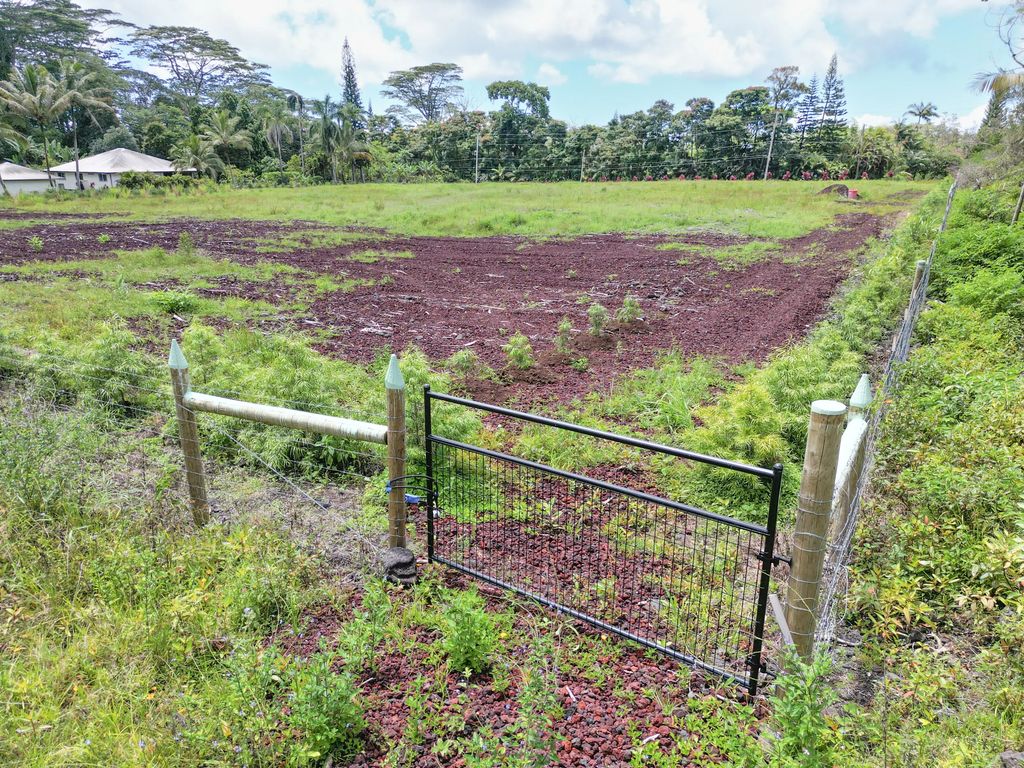 Kahukai St, Pahoa