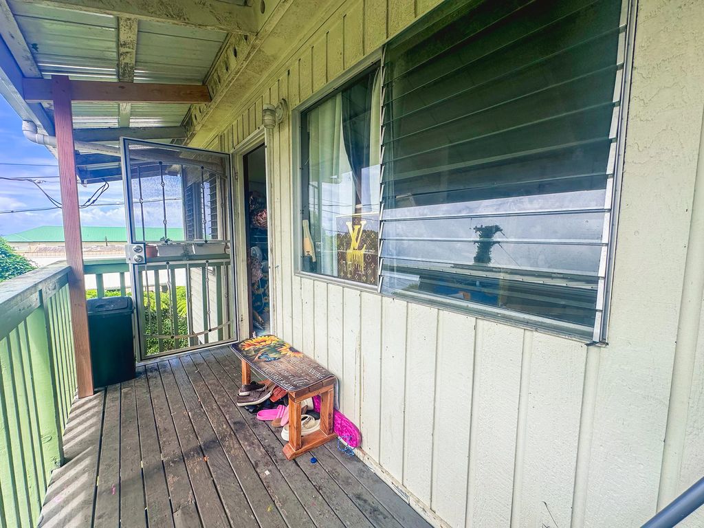 485 Waianuenue Ave D-219, Hilo