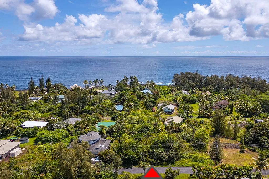 Beach Rd, Keaau