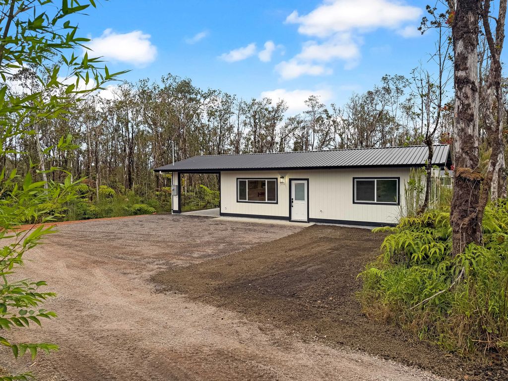 11-3113 Mokuna St, Volcano