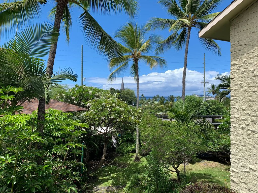 75-5681 Kalanikai 208, Kailua Kona