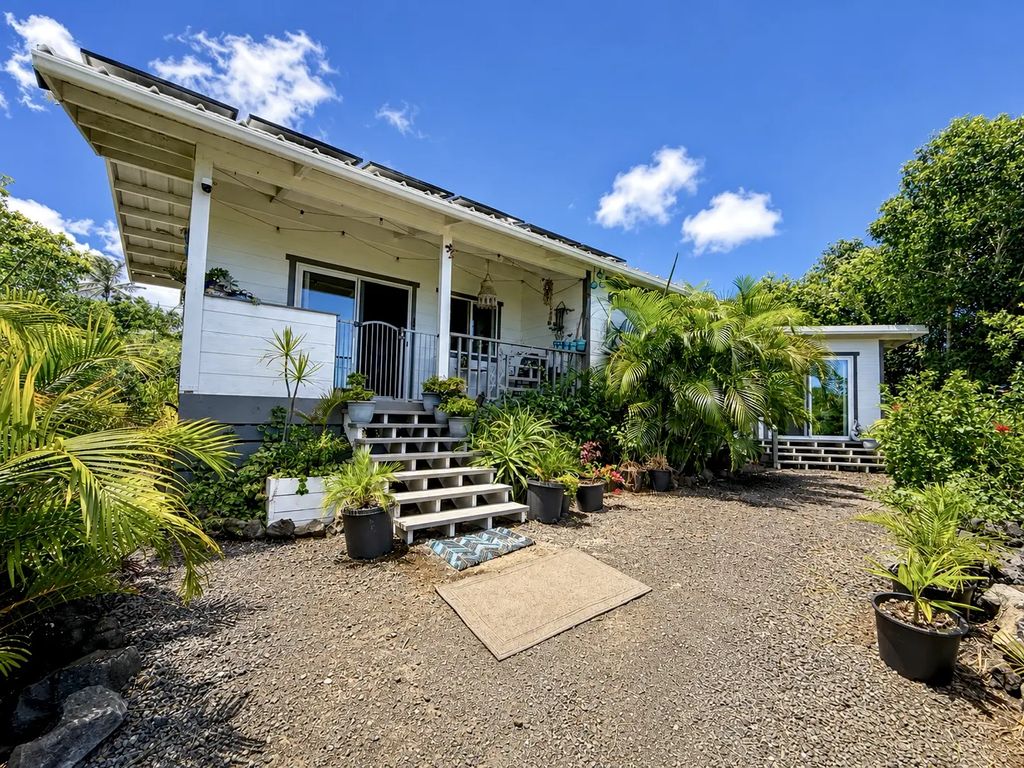 94-6356 Mauka St, Naalehu