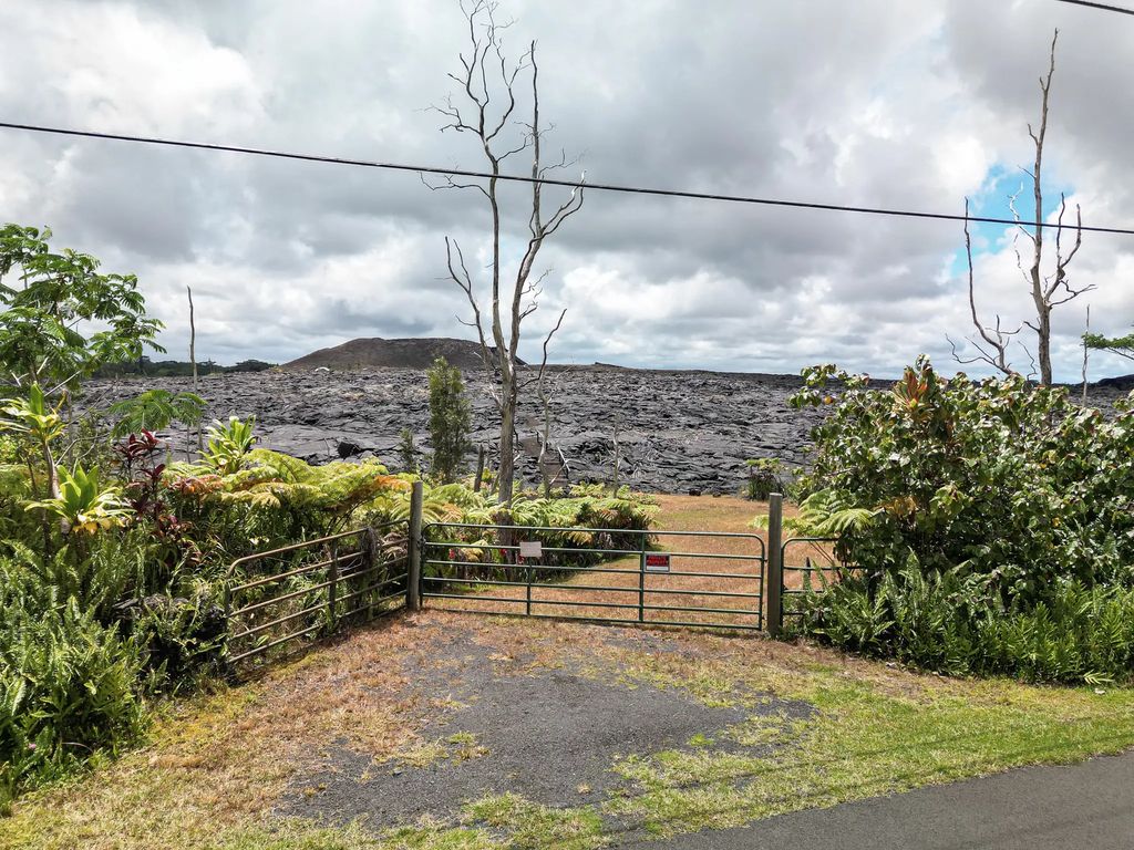 Hookupu St, Pahoa