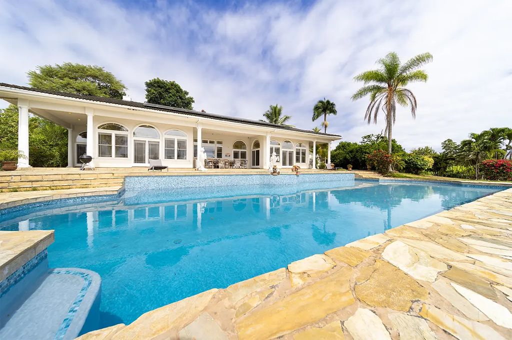 647 Kauhiula Rd, Hilo