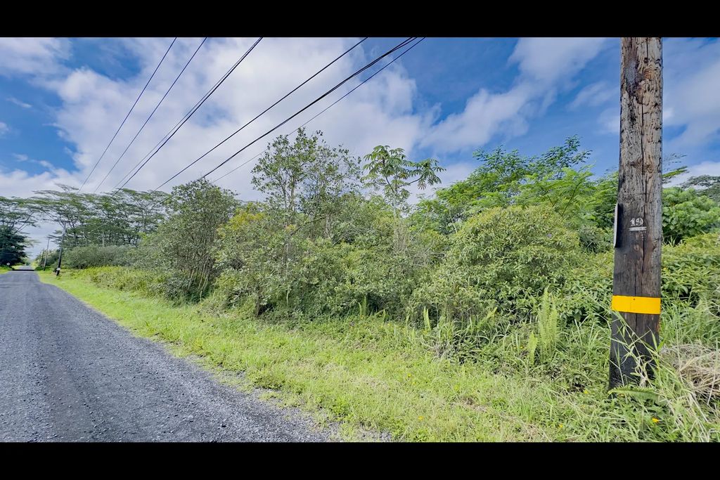 17th Ave, Keaau
