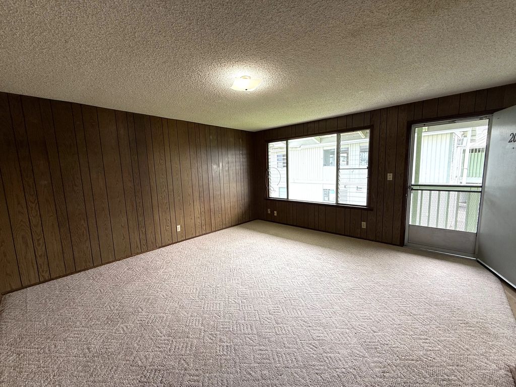 485 Waianuenue Ave 201, Hilo
