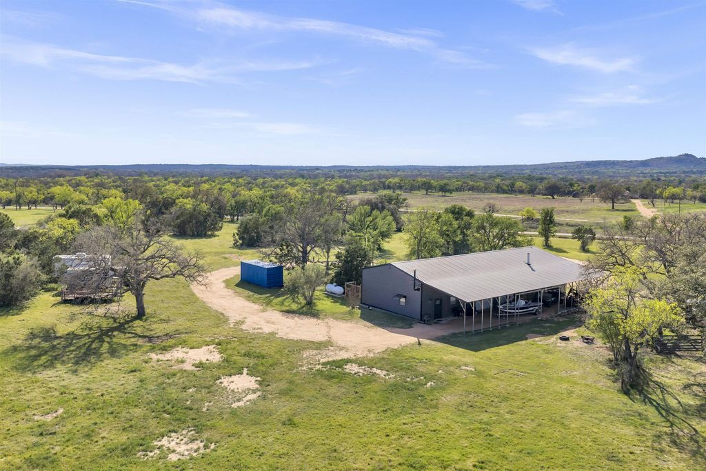 6475 Cr 216, Llano