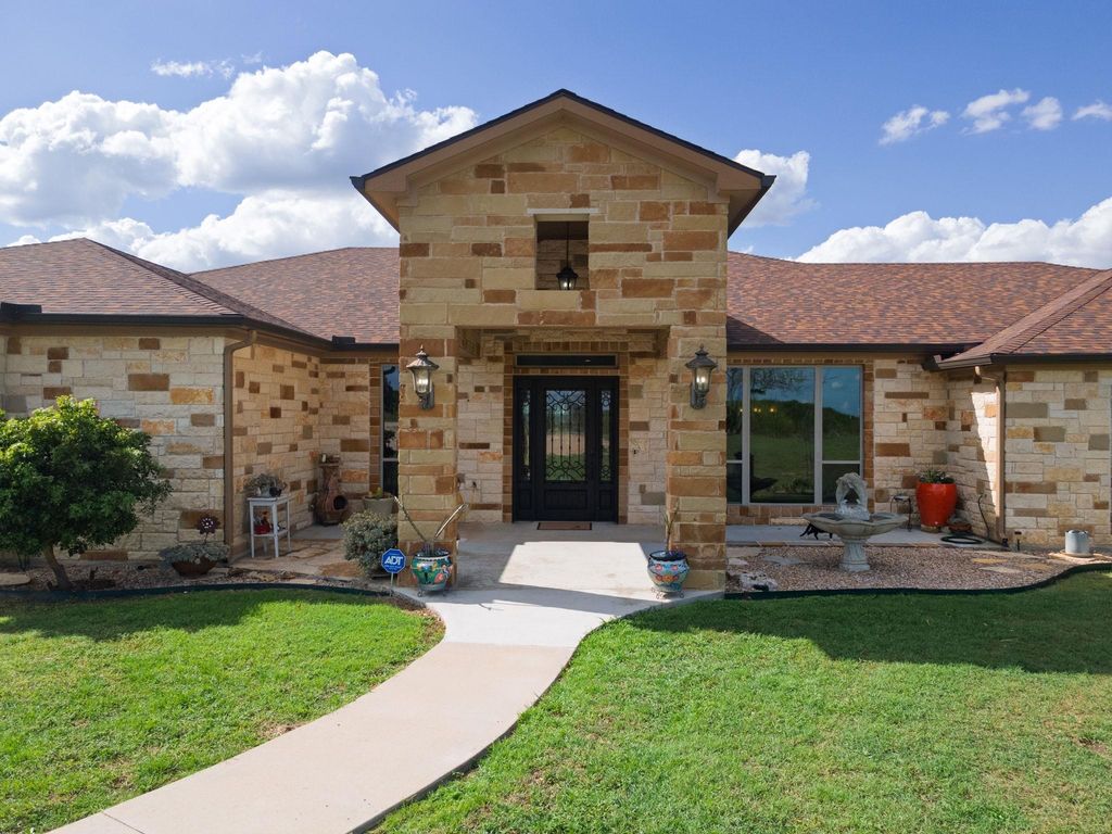 5450 County Road 101, Lampasas