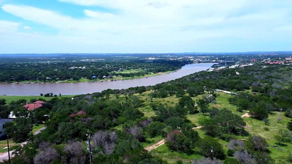 420 Rocky Rd, Marble Falls