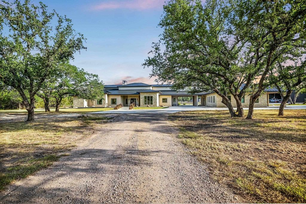 1295 S Park Rd 4, Burnet