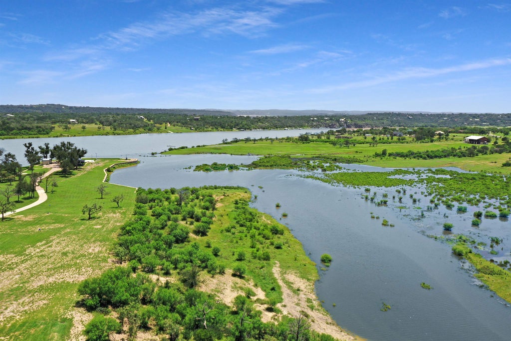 281 Chimney Cove Drive, Marble Falls