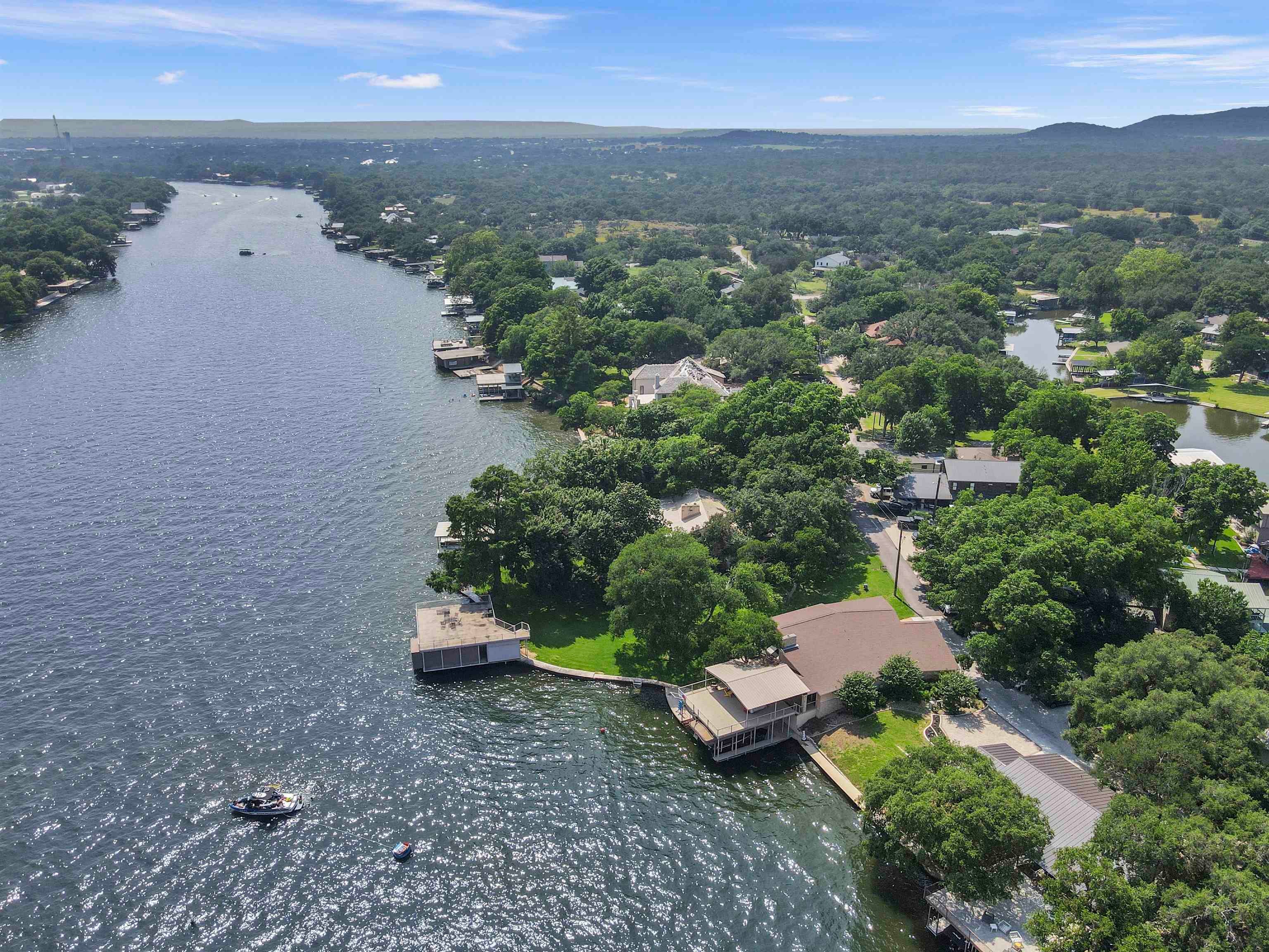 Kingsland TX Waterfront Homes For Sale on Lake LBJ