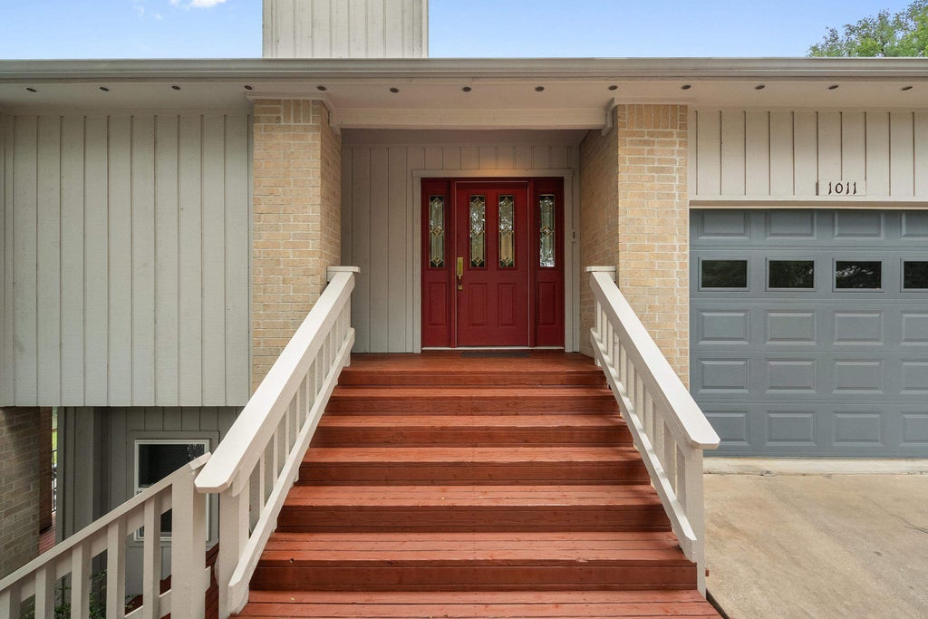 1011 Ridge Point Drive, Marble Falls