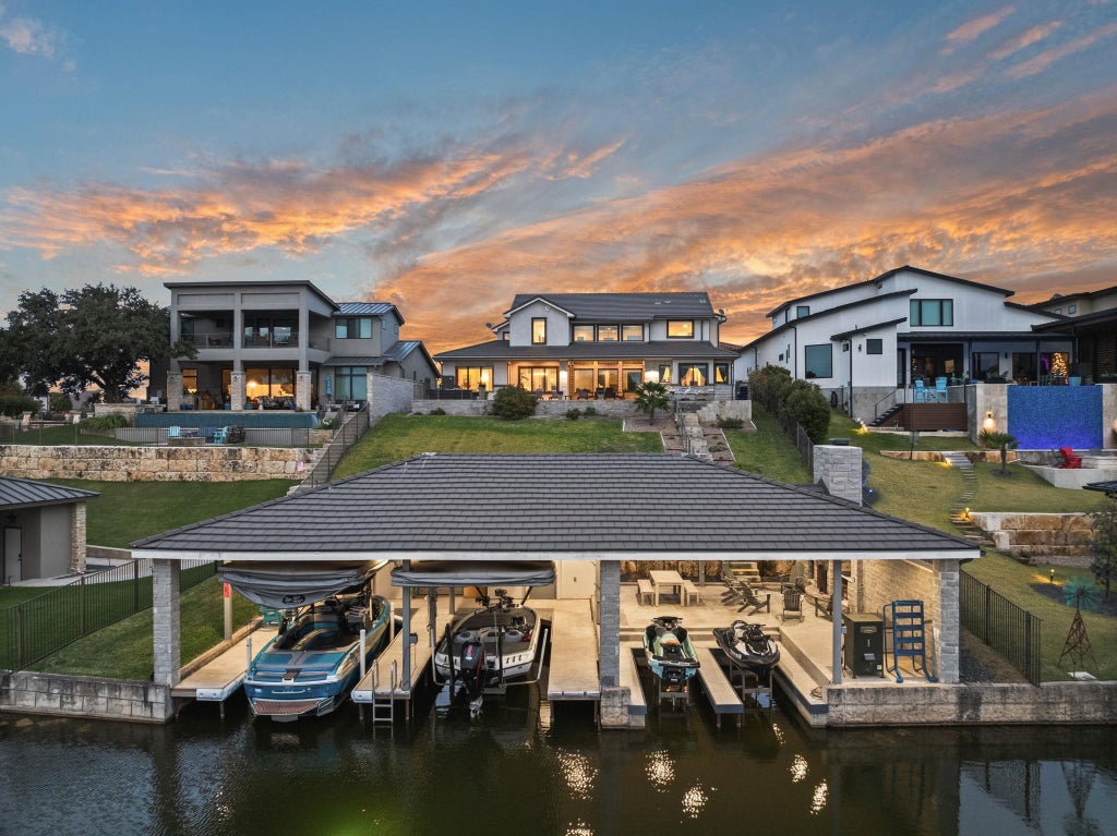 202 E Clearwater Drive, Kingsland