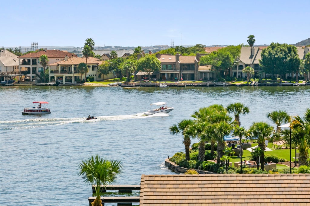 1000 The Cape Unit 36 Road, Horseshoe Bay