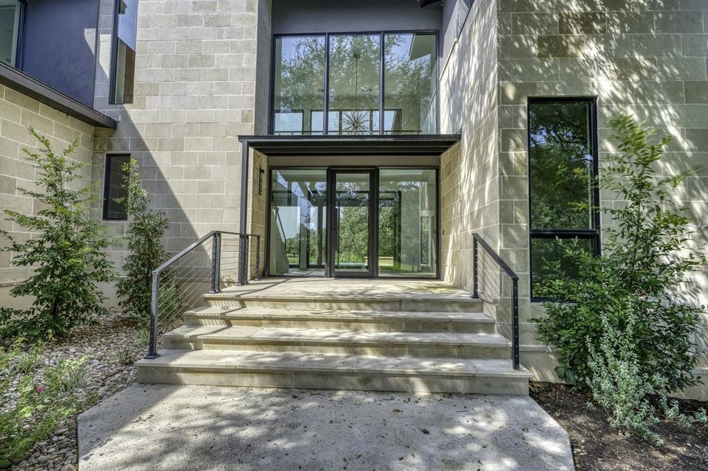 111 Orange Plume, Horseshoe Bay