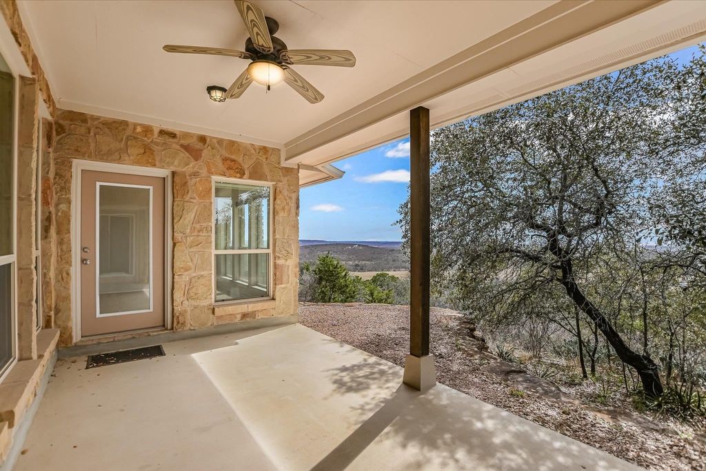851 Stone Mountain Drive, Marble Falls