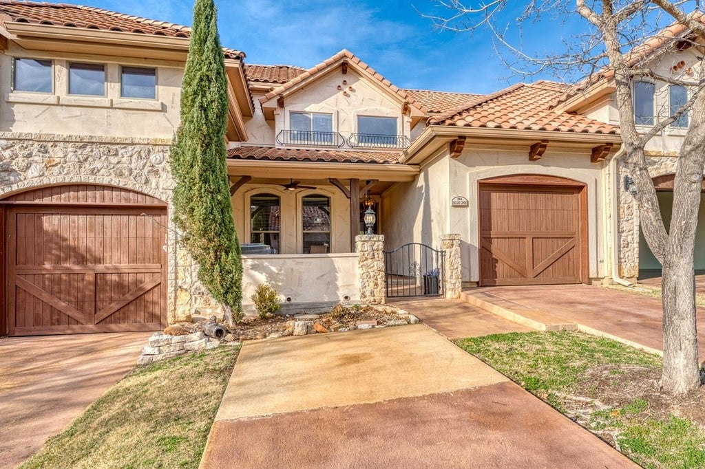 104 Enclave Circle, Horseshoe Bay