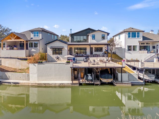 Lake LBJ Homes for Sale located at 107 River Park Drive, in the city of Kingsland, TX 78639