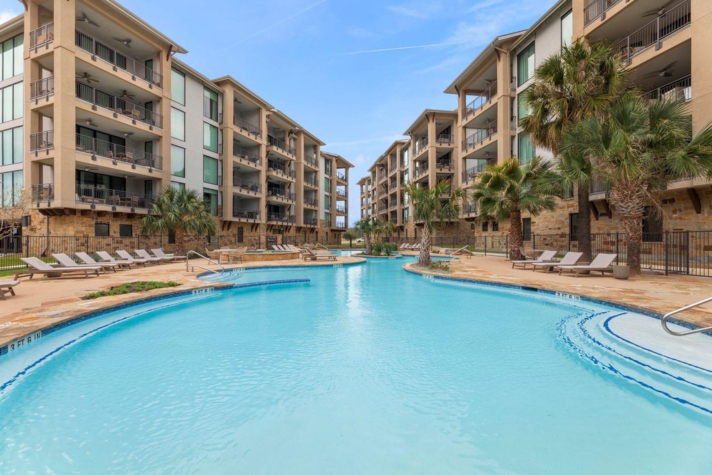 1001 The Cape Road, Horseshoe Bay