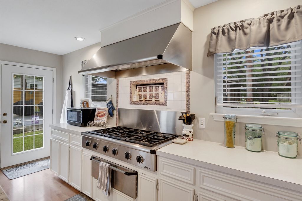 1122 Hill Circle East Drive, Granite Shoals