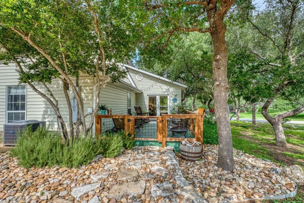 1106 Shorewood Dr, Granite Shoals