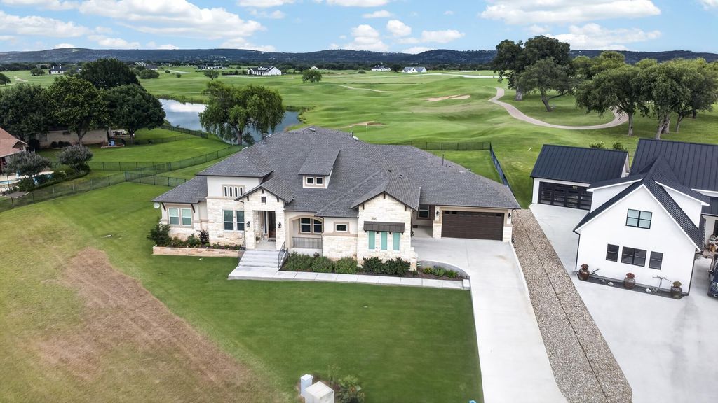 104 Far Meadow, Kingsland