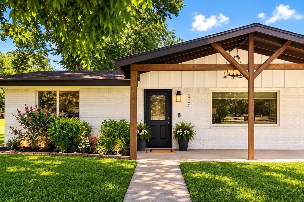 1101 Hackberry Drive, Marble Falls