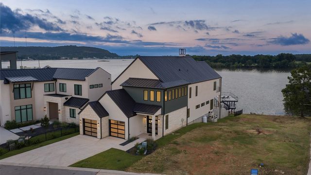Residential Real Estate for Sale located in the neighborhood of 2 Rivers Landing, on Lake LBJ in the city of Kingsland, TX