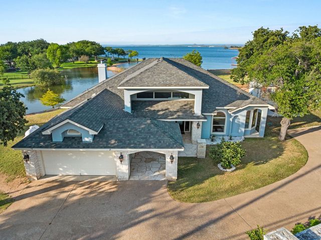 Residential Real Estate for Sale located in the neighborhood of Water Ridge, on Lake Buchanan in the city of Buchanan Dam, TX
