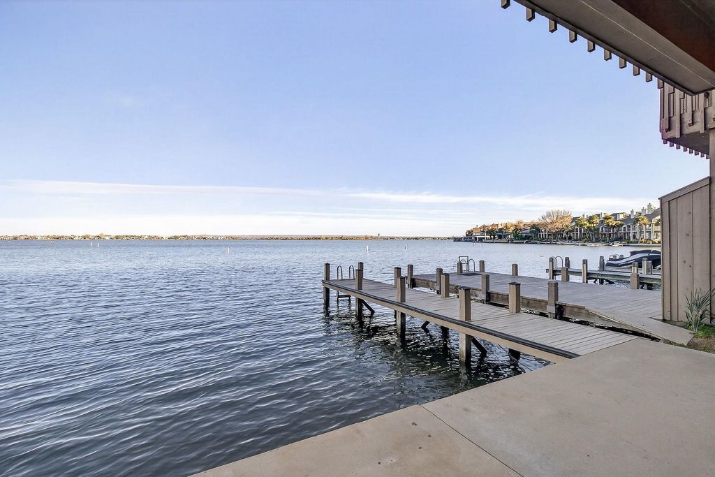 104 Island Dr, Horseshoe Bay