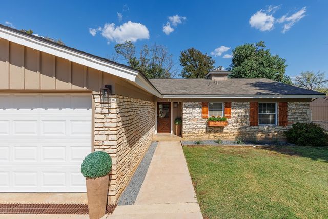 Lake LBJ Homes for Sale located at 142 Lakeshore Dr, in the city of Horseshoe Bay, TX 78657