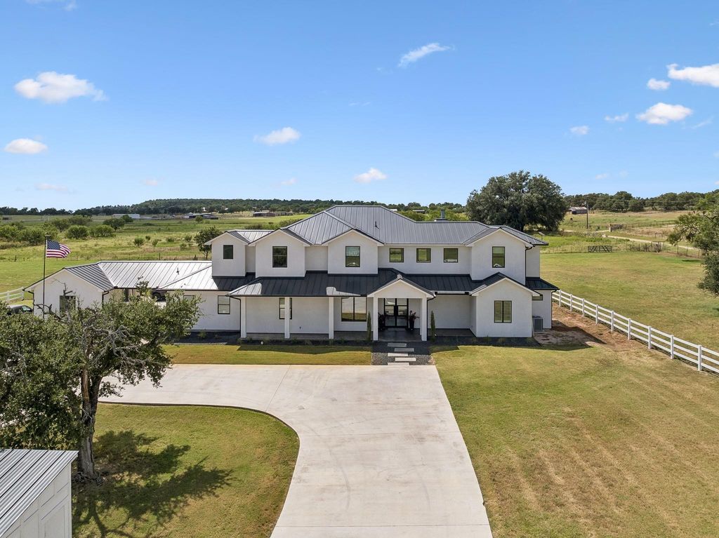 424 Tokim Drive, Marble Falls