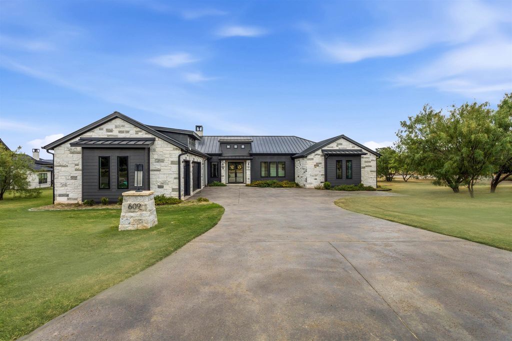 609 Paintbrush, Horseshoe Bay