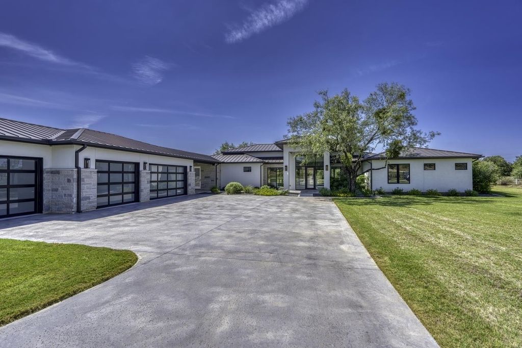 172 Westgate Loop, Horseshoe Bay