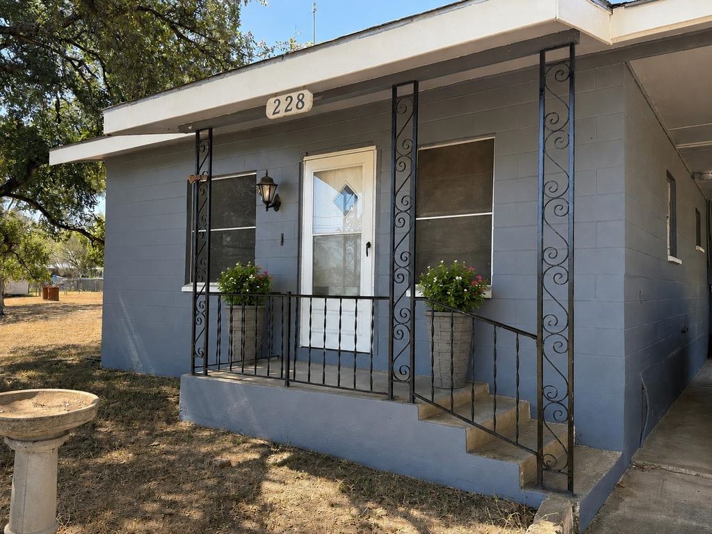 228 E Bluebriar, Granite Shoals