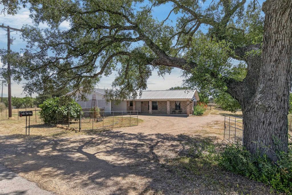 101 Big Oak Lane, Marble Falls