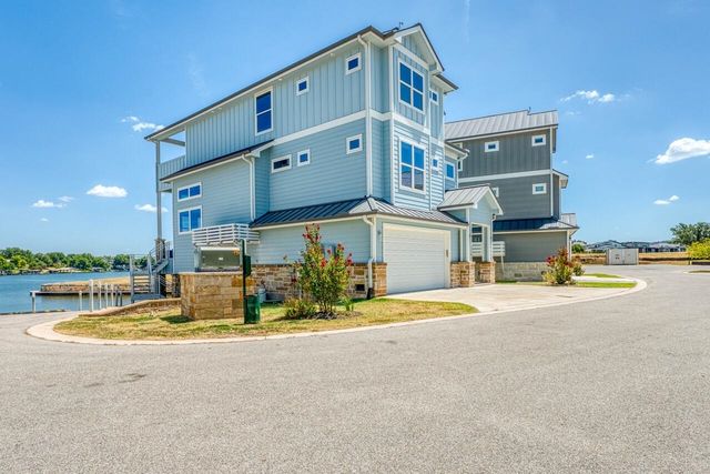 Lake LBJ Homes for Sale located at 320 Island Circle, in the city of Kingsland, TX 78639
