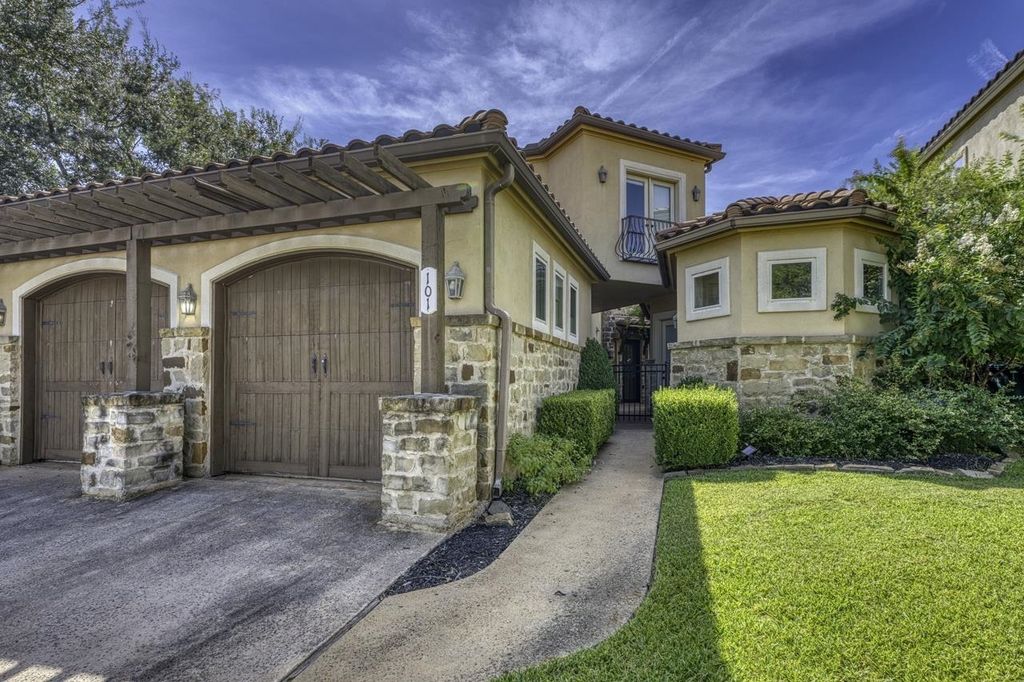 101 Maravilla Way, Horseshoe Bay