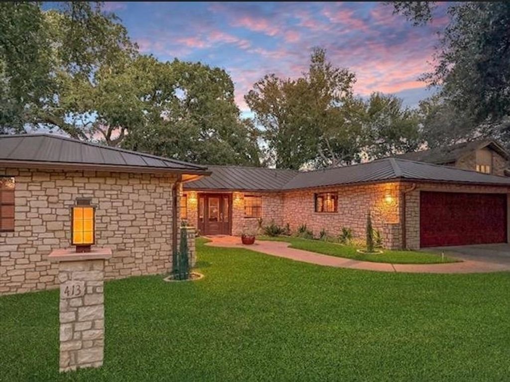 413 Silver Spur, Horseshoe Bay