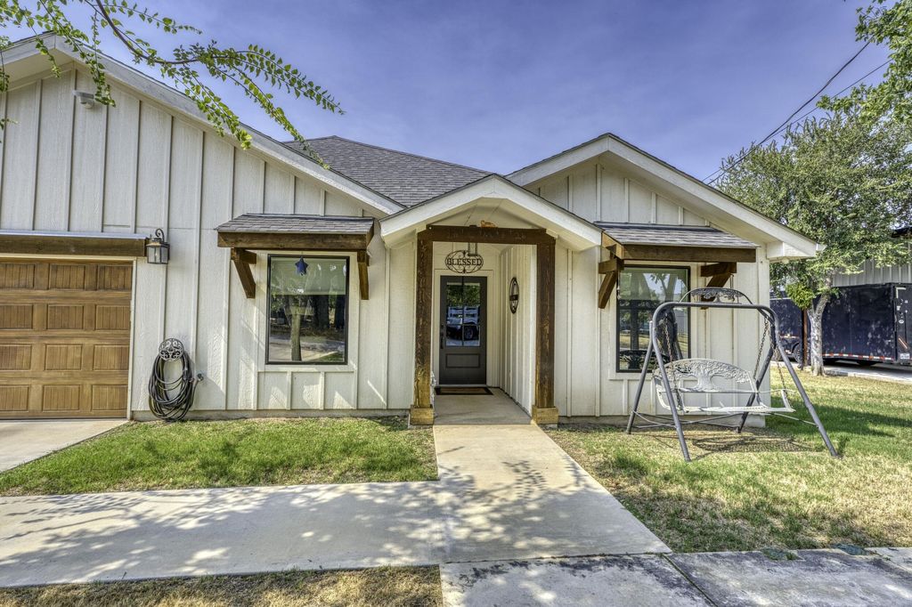 103 Lakewood Drive, Granite Shoals