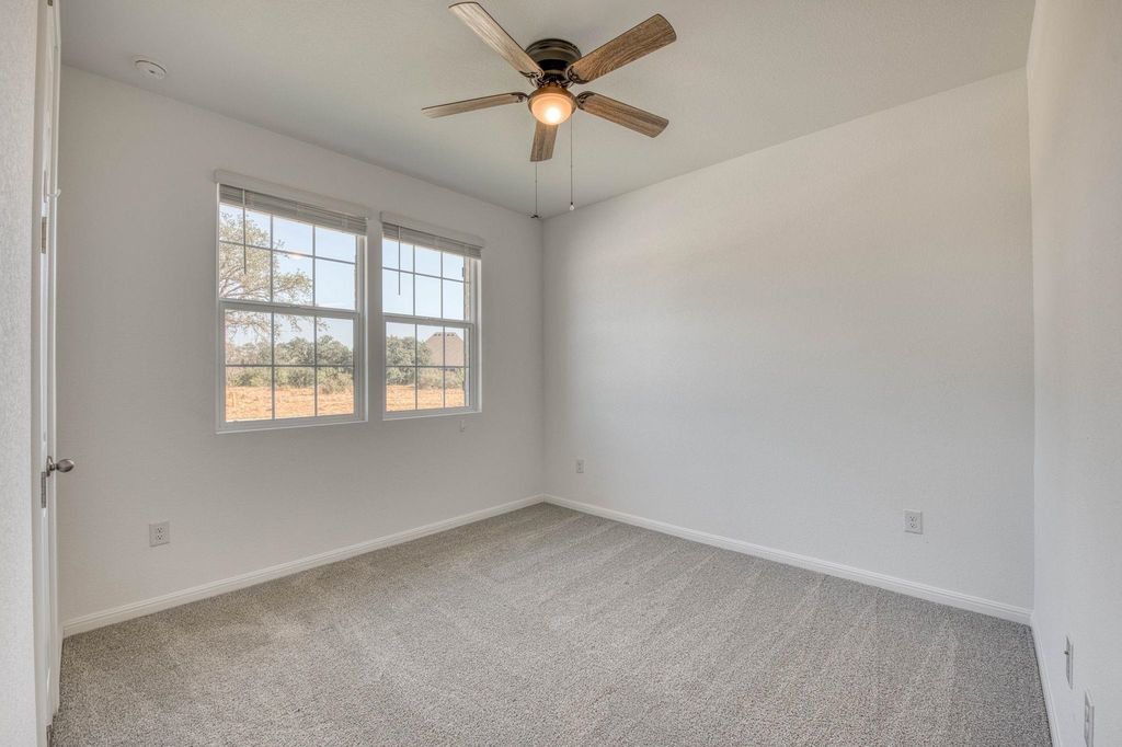 121 Plumbago Ln Lane, Marble Falls