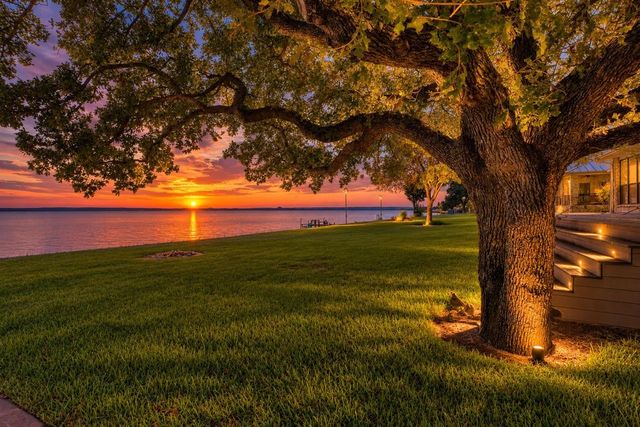 Located on Lake Buchanan, Residential for Sale by 209 Senisa Dr. in the Buchanan Dam, located in the neighborhood of Point Tella