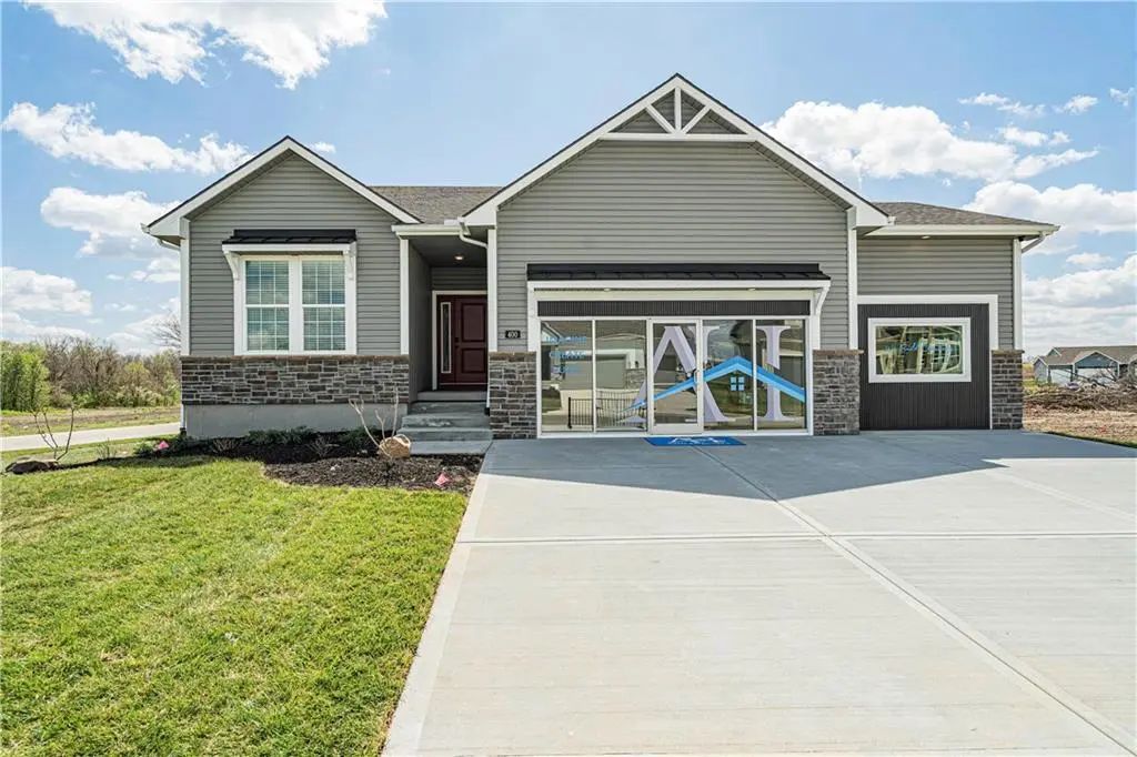 400 Sw Hawthorne Lane, Blue Springs