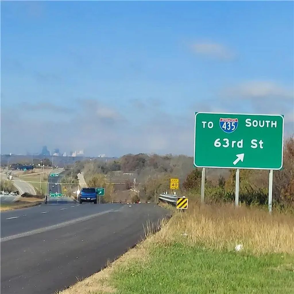 8500 E State Route 350 Highway, Kansas City